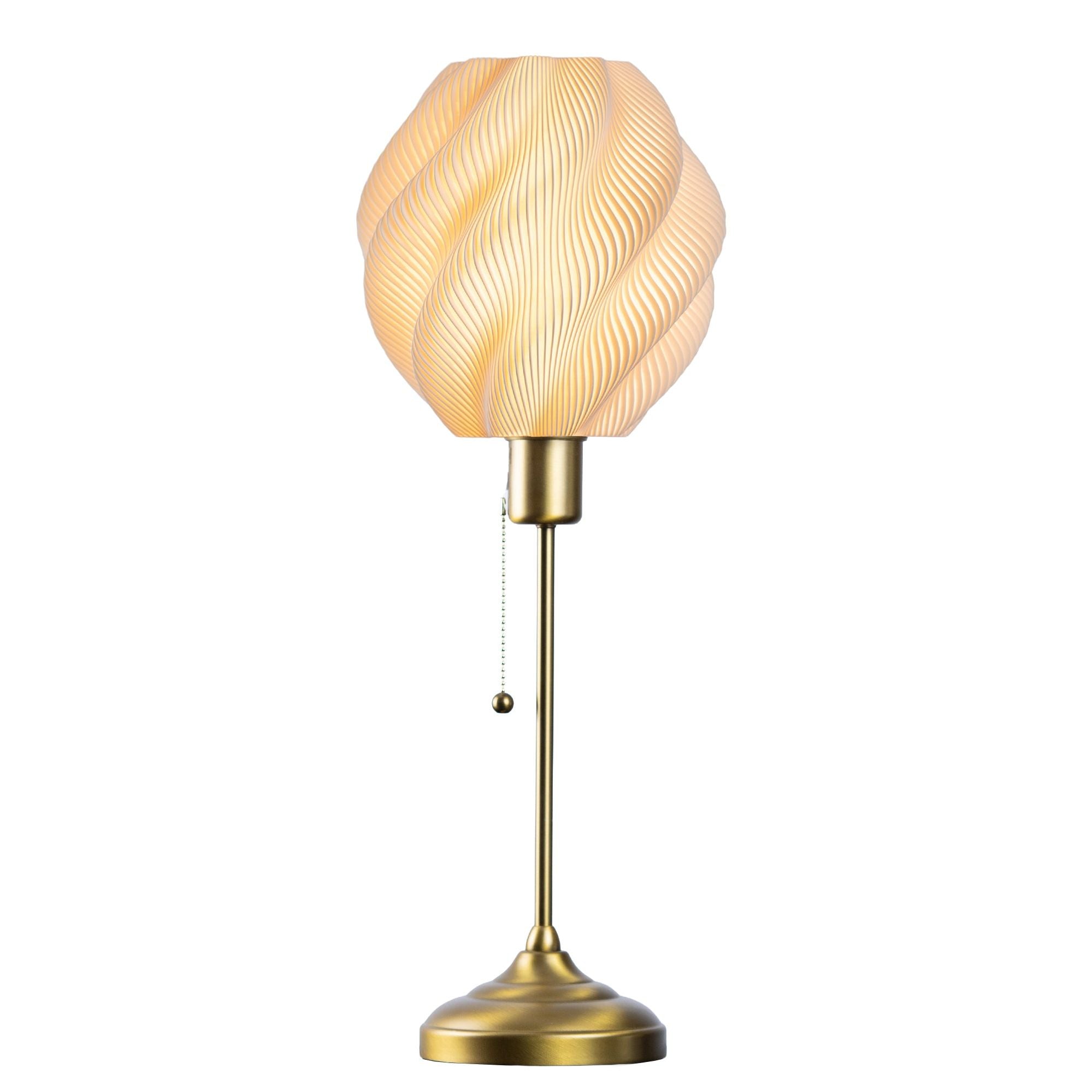 Selene Lamp Gold Edition – light decorativă sculpturală de la Artema Concept