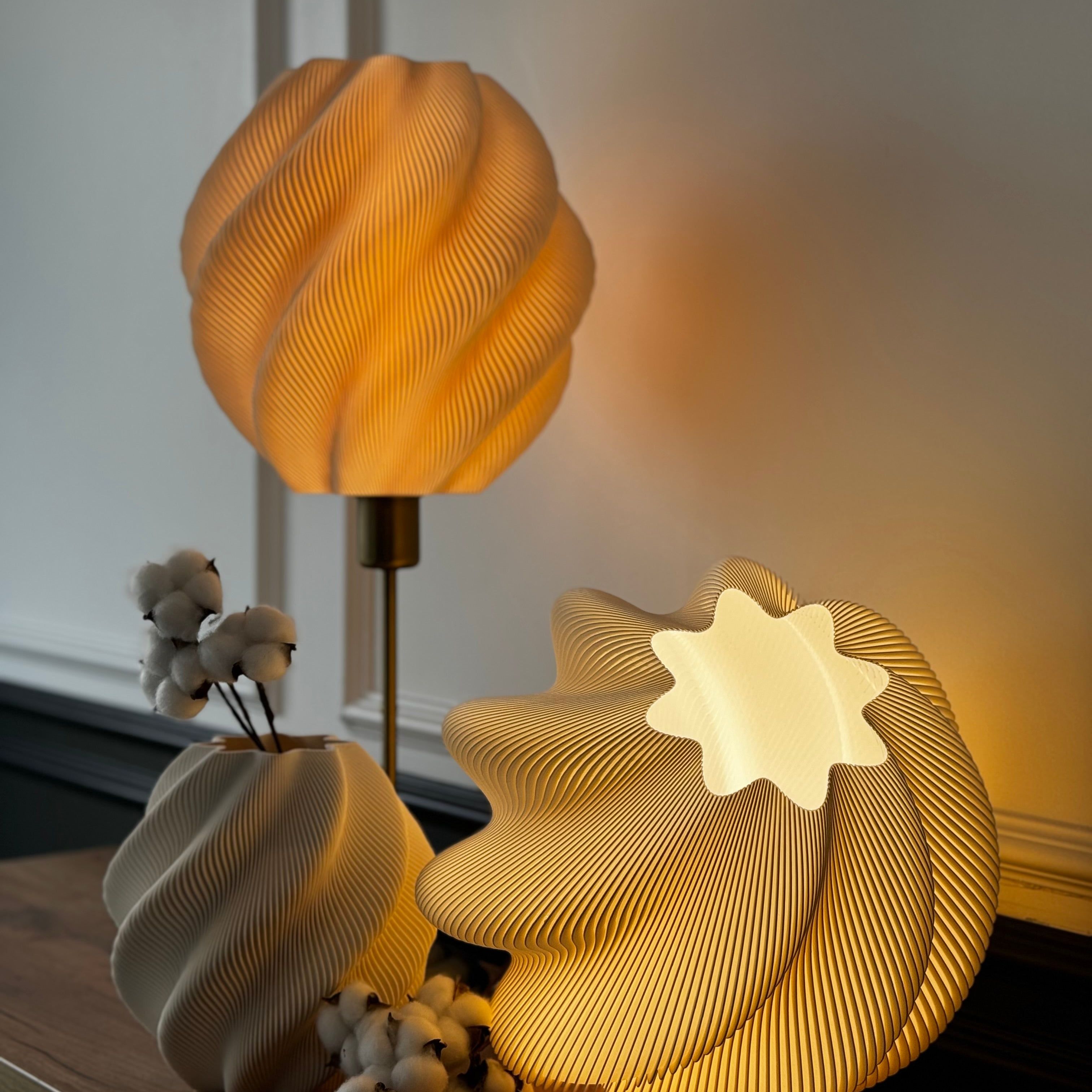 Plisee Spiral – light decorativă sculpturală de la Artema Concept