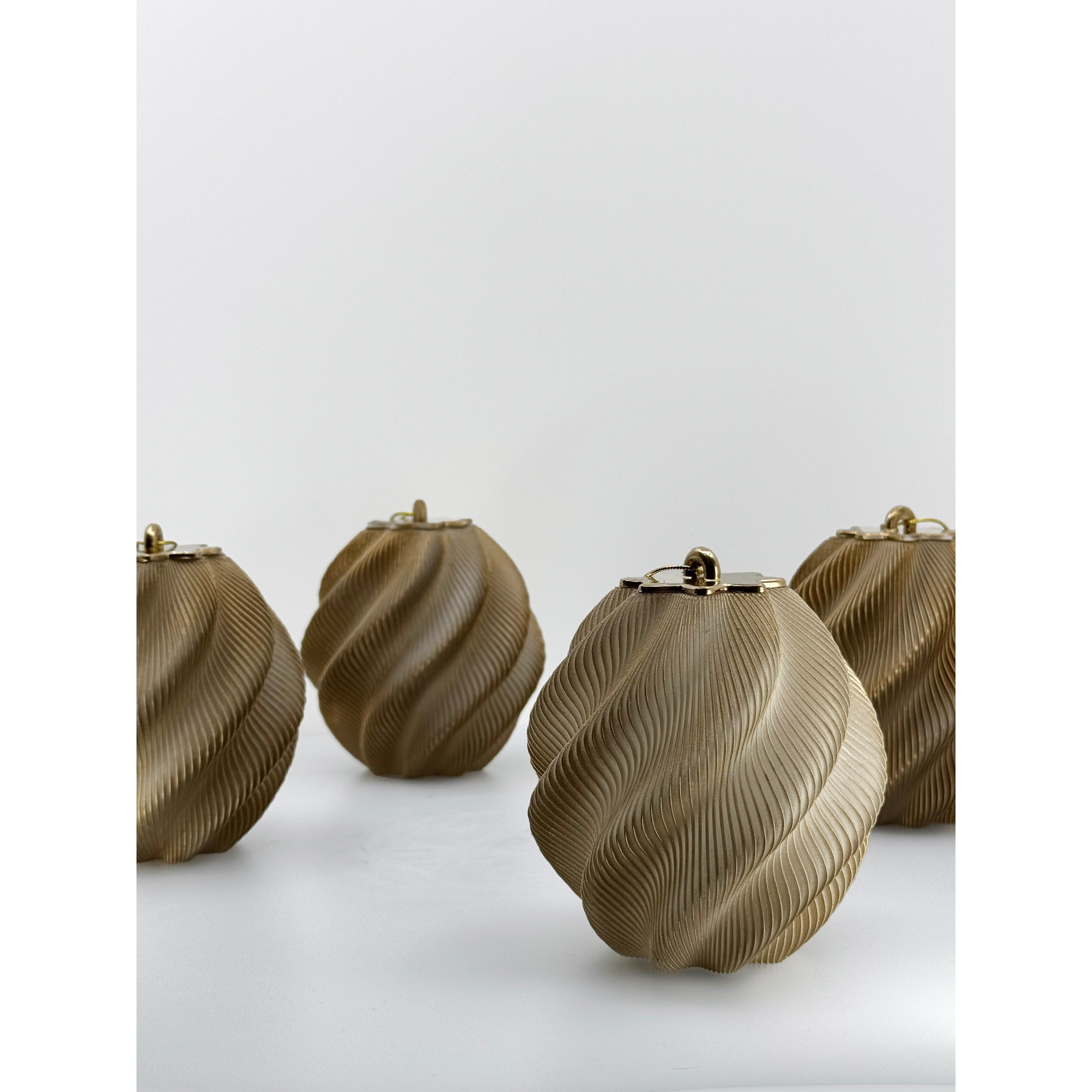 Ornament - Plisee Spiral 4 pcs - Ornament decorativă sculpturală de la Artema Concept
