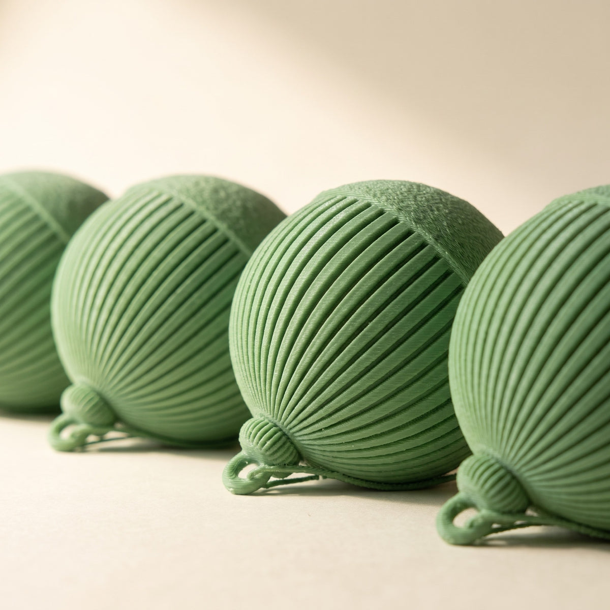 Set Glob x4 – Verde – ARTEMA Crăciun 2026, detaliu textură