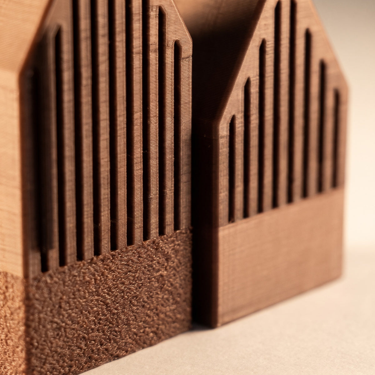 Set Satul Hygge – Dark Cooper – ARTEMA Crăciun 2026, detaliu textură