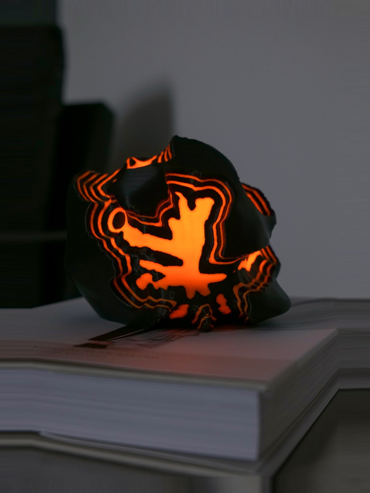 Fire — mini lampă sculpturală aprinsă, Artema Concept