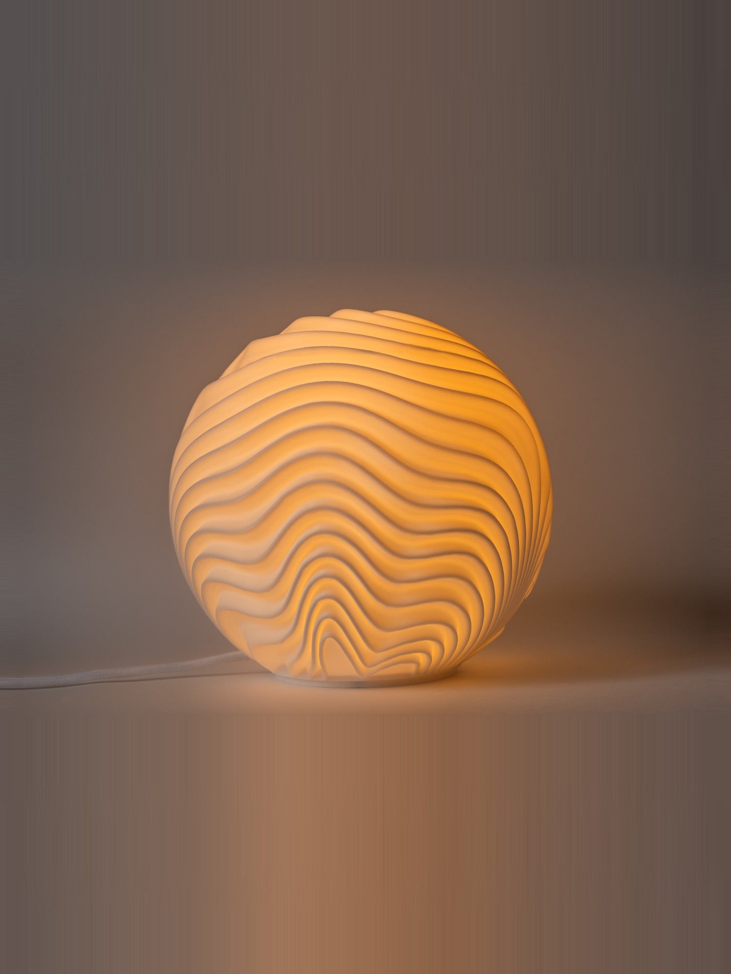 Dune — lampă sculpturală aprinsă, Artema Concept