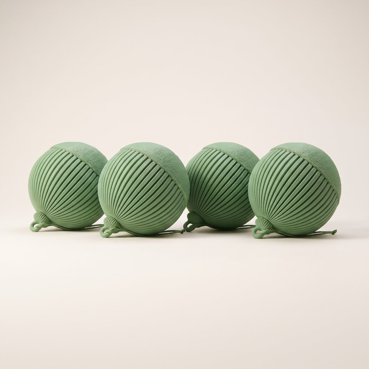 Set Glob x4 – Verde – ARTEMA Crăciun 2026, studio