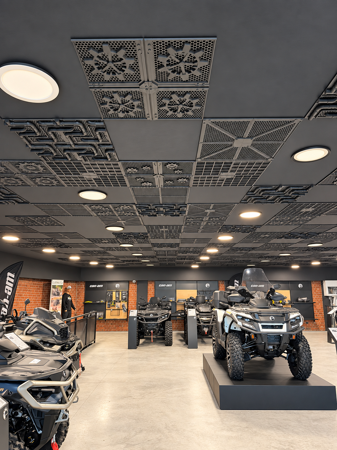 Tavan decorativ ARTEMA cu panouri în relief, în showroom-ul Euronautica
