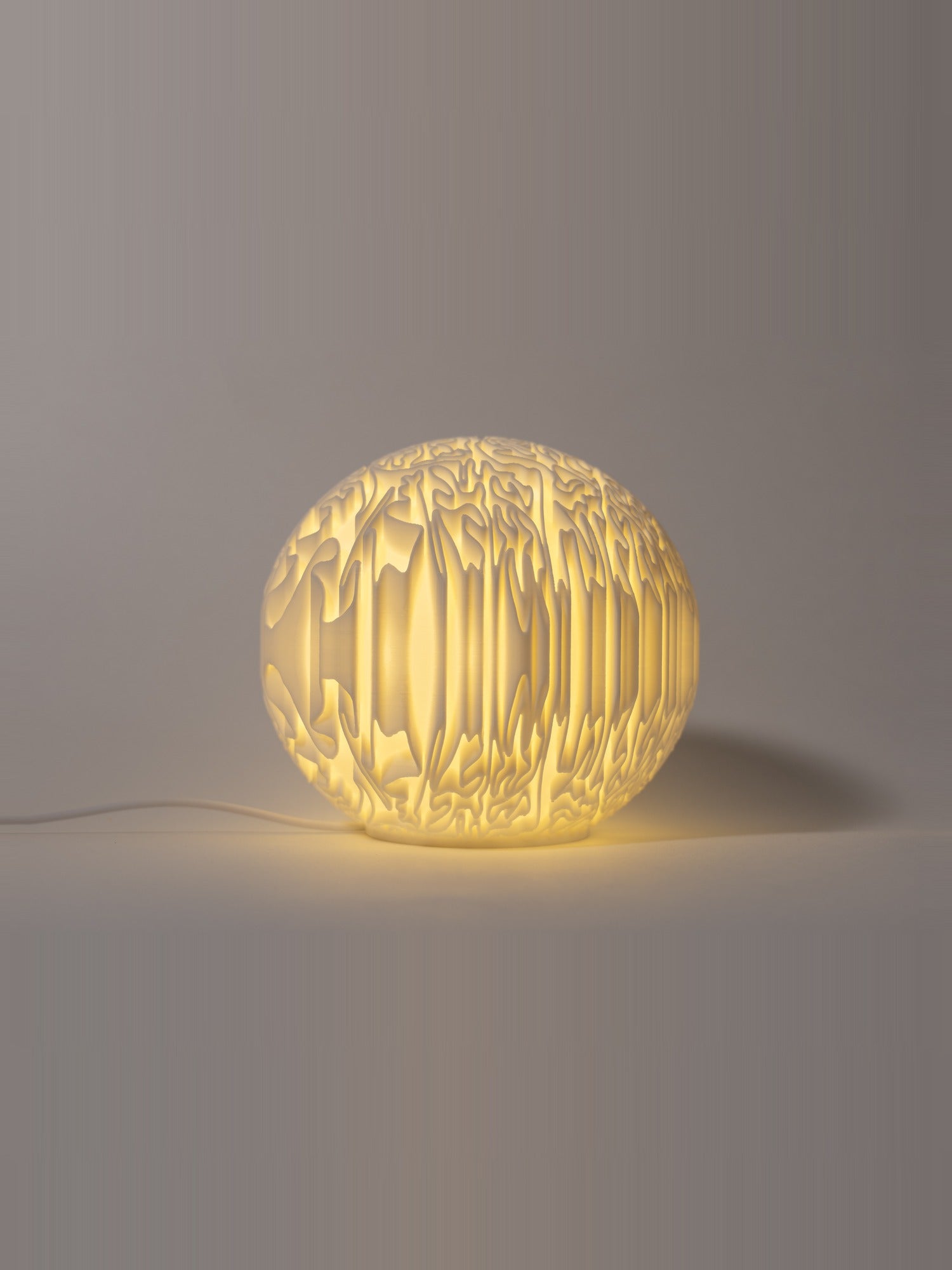 Biomorphic — mini lampă sculpturală aprinsă, Artema Concept