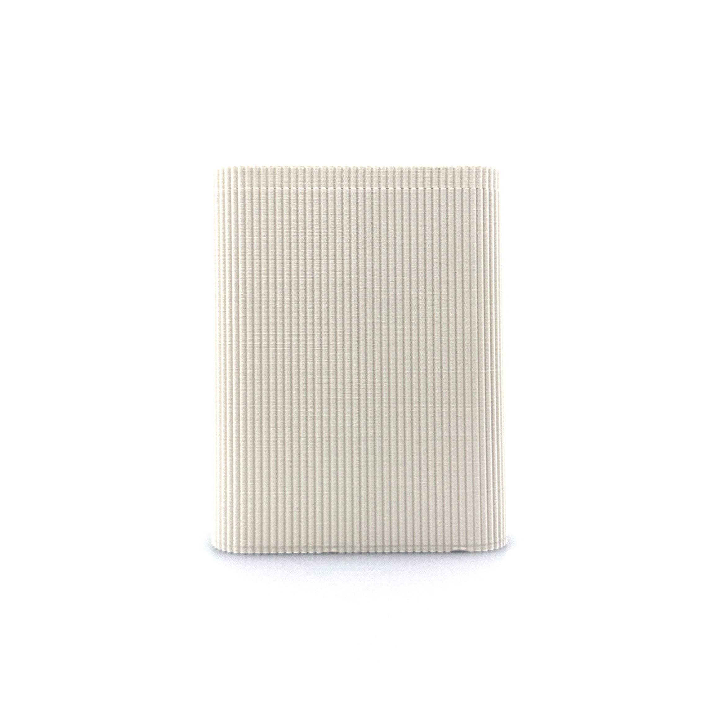 Adorum –  decorativă sculpturală de la Artema Concept